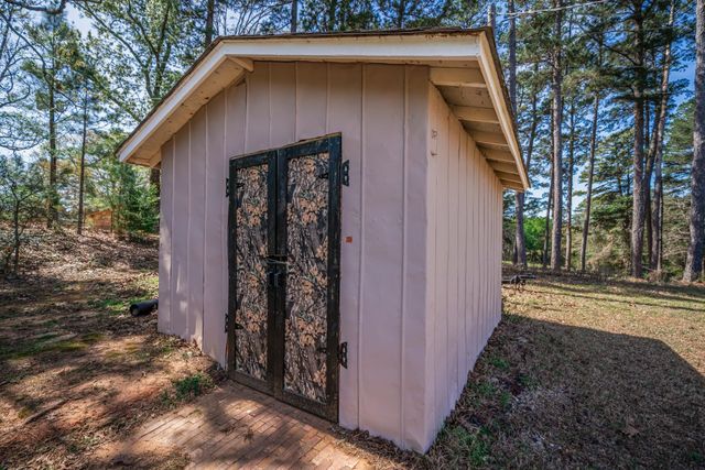 11055 Noonday Rd, Hallsville, TX 75650