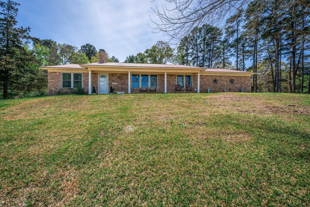 11055 Noonday Rd, Hallsville, TX 75650