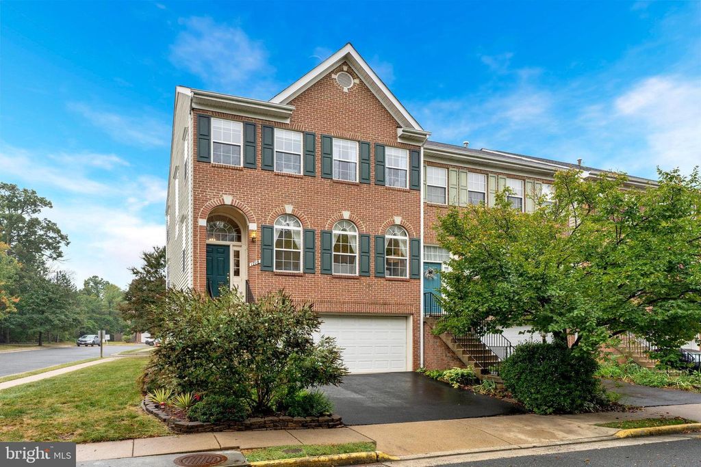 1718 STUART POINTE LN, Herndon, VA 20170