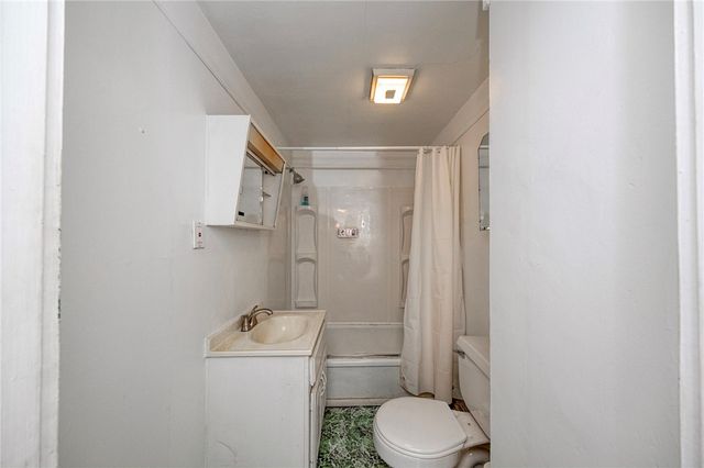 1233 Elm St, South Greensburg Boro, PA 15601