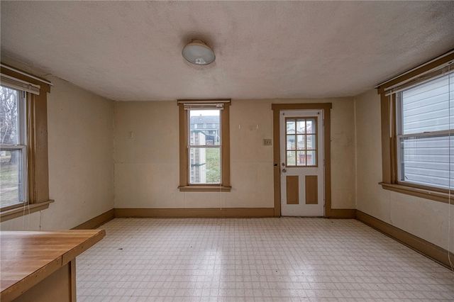 1233 Elm St, South Greensburg Boro, PA 15601