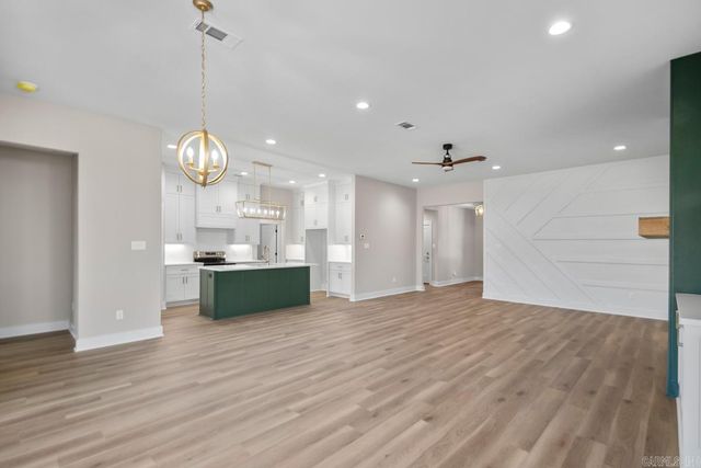 12786 W Sardis Road, Bauxite, AR 72011