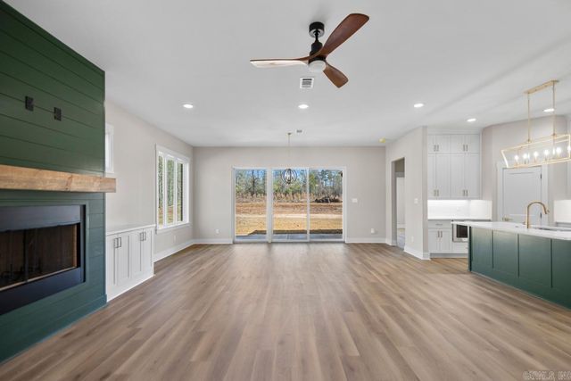 12786 W Sardis Road, Bauxite, AR 72011