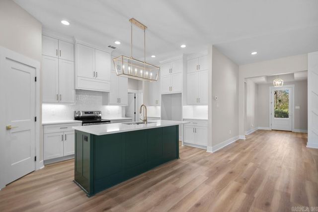 12786 W Sardis Road, Bauxite, AR 72011