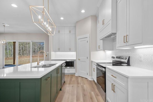 12786 W Sardis Road, Bauxite, AR 72011