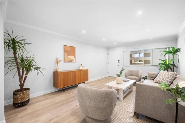 617 E Angeleno Avenue 206, Burbank, CA 91501