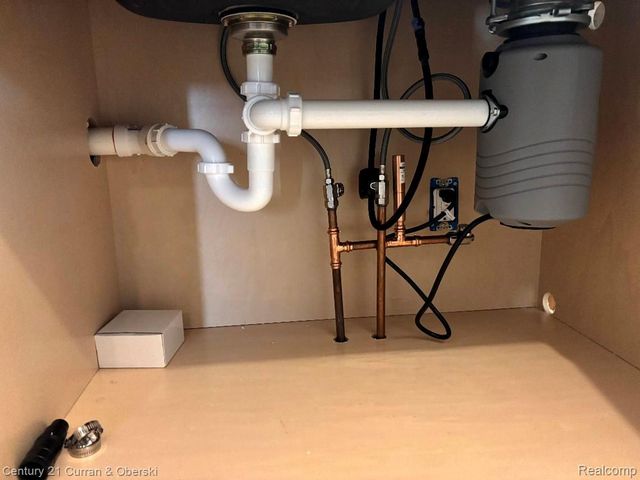 18682 Sumner, Redford Charter Township, MI 48240