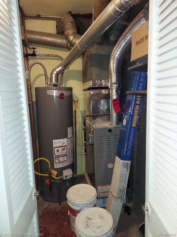 18682 Sumner, Redford Charter Township, MI 48240