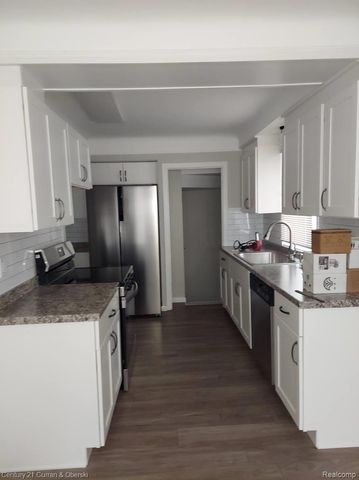 18682 Sumner, Redford Charter Township, MI 48240