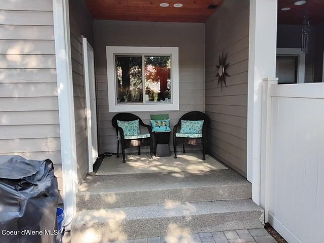 9127 N Piper Ct, Hayden, ID 83835