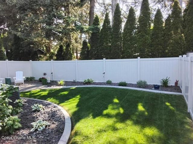 9127 N Piper Ct, Hayden, ID 83835