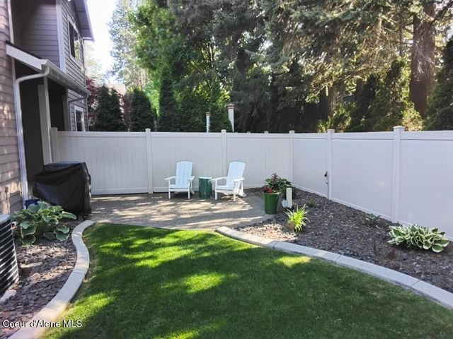 9127 N Piper Ct, Hayden, ID 83835