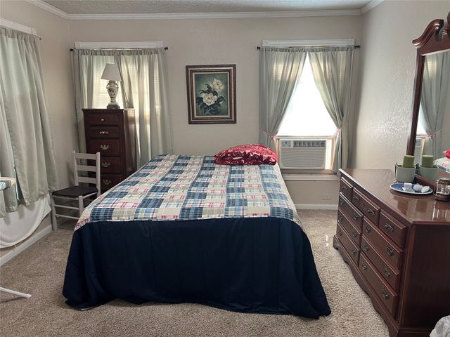 2220 E Jackson Street, Paris, TX 75460