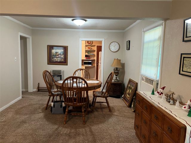 2220 E Jackson Street, Paris, TX 75460