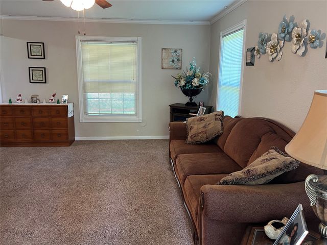 2220 E Jackson Street, Paris, TX 75460