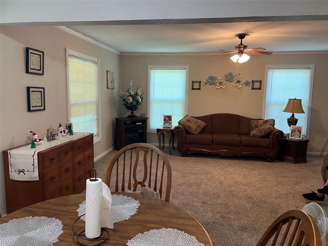2220 E Jackson Street, Paris, TX 75460