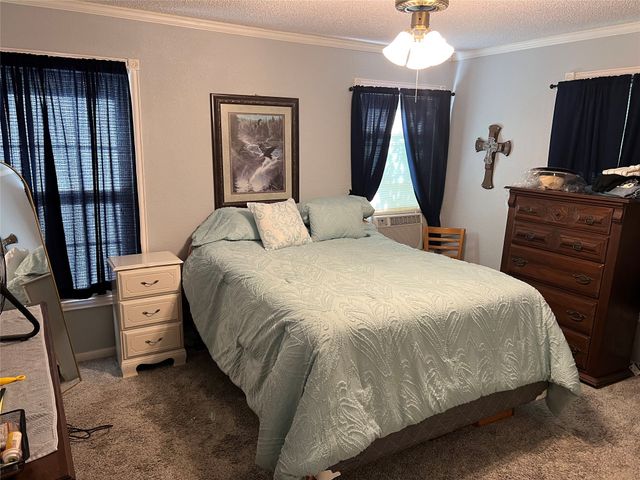 2220 E Jackson Street, Paris, TX 75460