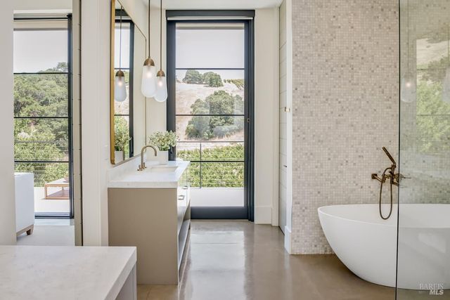 710 Soscol Creek Rd, Napa, CA 94558