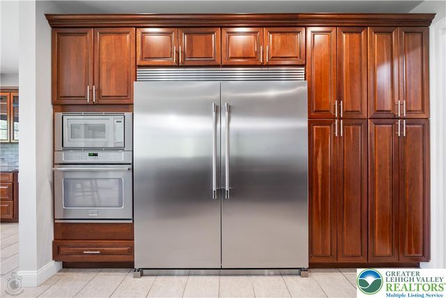2244 Wagon Wheel Drive, Easton, PA 18040