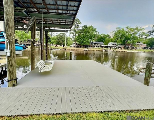 17619 Cove Ln, Denham Springs, LA 70726