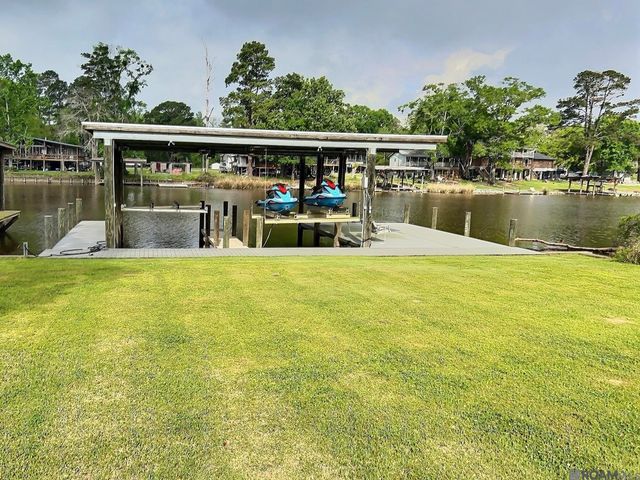 17619 Cove Ln, Denham Springs, LA 70726