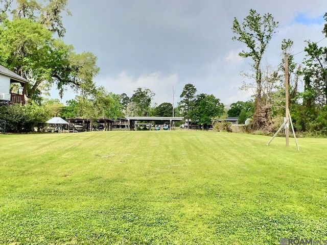 17619 Cove Ln, Denham Springs, LA 70726