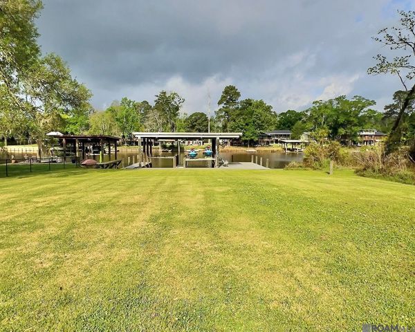 17619 Cove Ln, Denham Springs, LA 70726