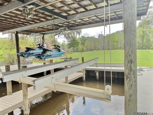 17619 Cove Ln, Denham Springs, LA 70726