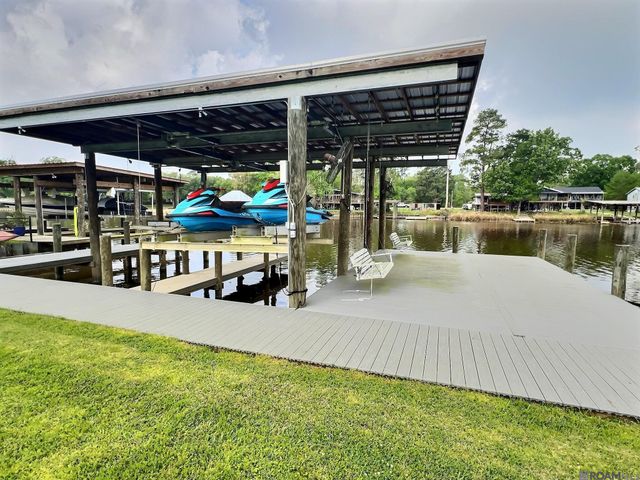 17619 Cove Ln, Denham Springs, LA 70726