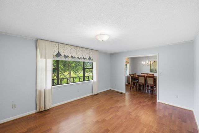 245 Rains Creek Ln, Parsons, TN 38363