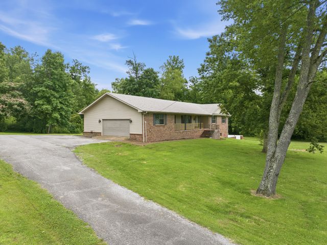 245 Rains Creek Ln, Parsons, TN 38363
