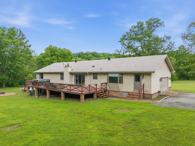245 Rains Creek Ln, Parsons, TN 38363