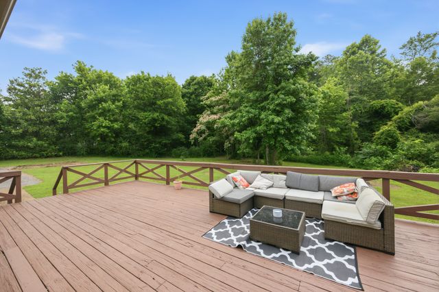 245 Rains Creek Ln, Parsons, TN 38363
