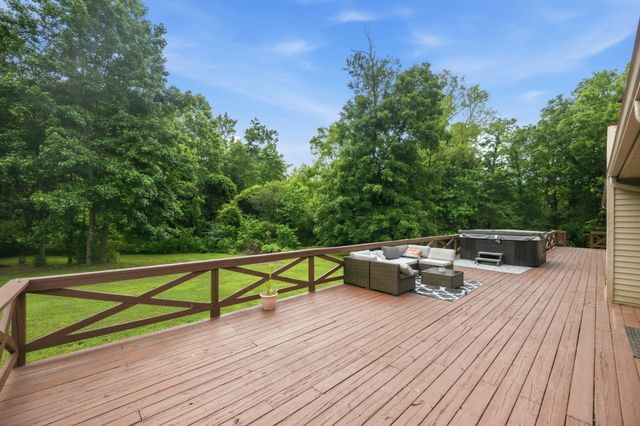 245 Rains Creek Ln, Parsons, TN 38363