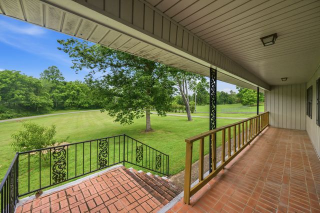 245 Rains Creek Ln, Parsons, TN 38363