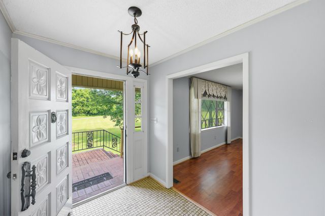 245 Rains Creek Ln, Parsons, TN 38363