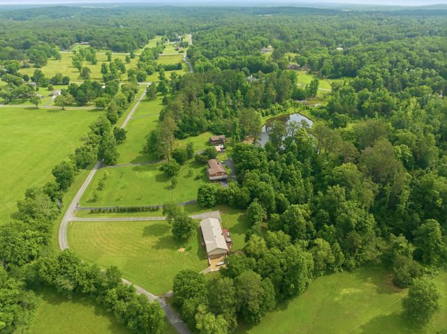245 Rains Creek Ln, Parsons, TN 38363