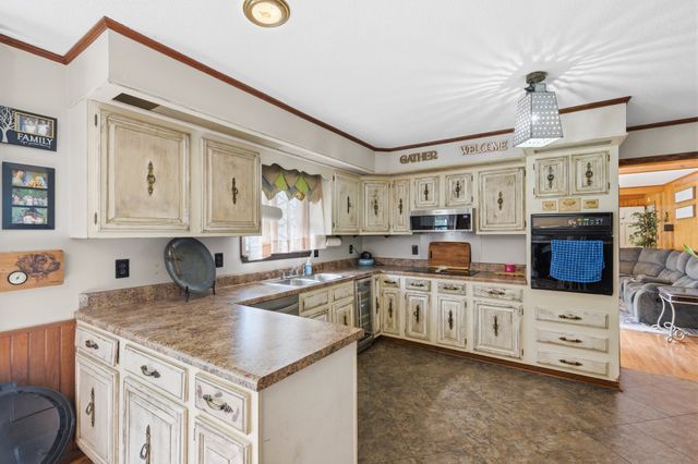 245 Rains Creek Ln, Parsons, TN 38363