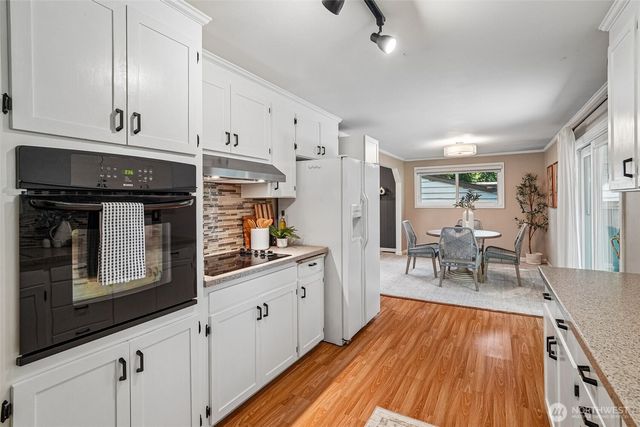 1515 213th Place SW, Lynnwood, WA 98036
