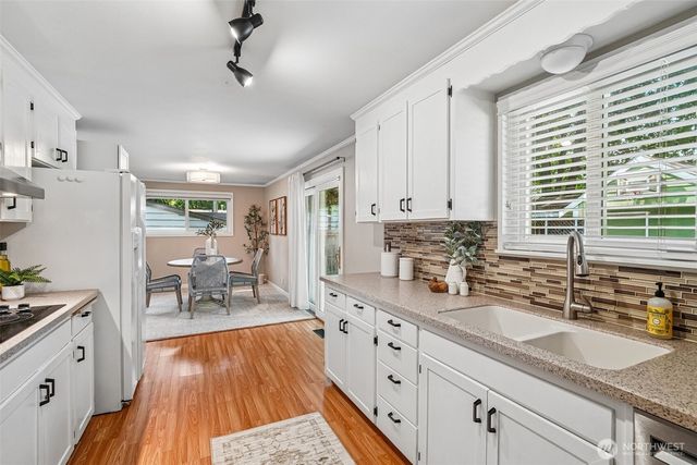 1515 213th Place SW, Lynnwood, WA 98036