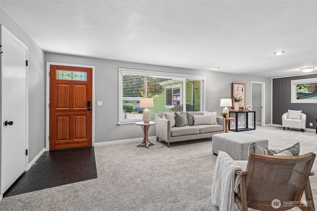 1515 213th Place SW, Lynnwood, WA 98036