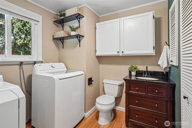 1515 213th Place SW, Lynnwood, WA 98036