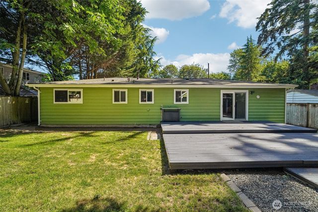 1515 213th Place SW, Lynnwood, WA 98036