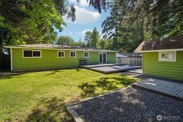 1515 213th Place SW, Lynnwood, WA 98036