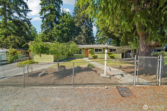 1515 213th Place SW, Lynnwood, WA 98036