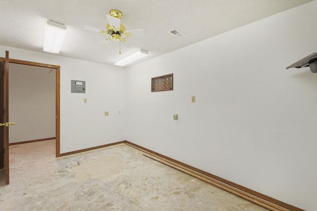 338 S Nineiron St, Wichita, KS 67235