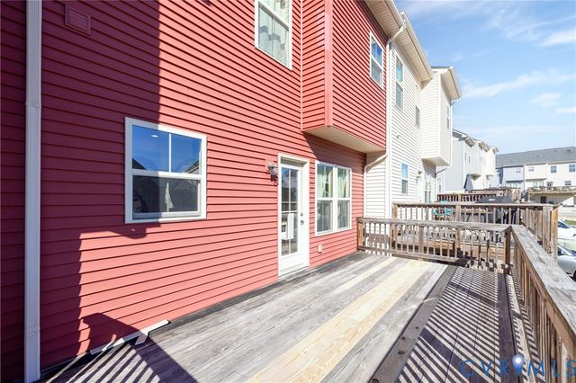 16709 Gossamer Dr, Moseley, VA 23120