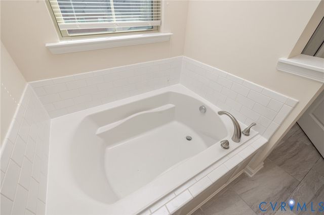 16709 Gossamer Dr, Moseley, VA 23120