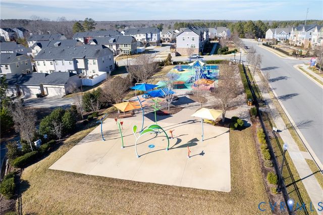 16709 Gossamer Dr, Moseley, VA 23120