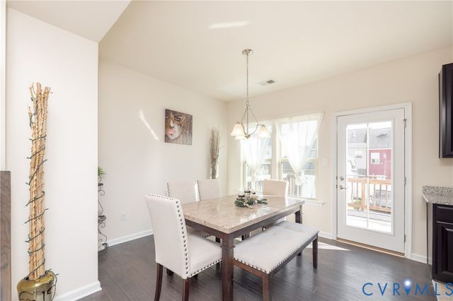 16709 Gossamer Dr, Moseley, VA 23120